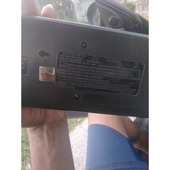 COPY - BELKIN BP112230-08 8 Feet 12 Outlets  Pivot-Plug Surge Protector Tested - Picture 4 of 5